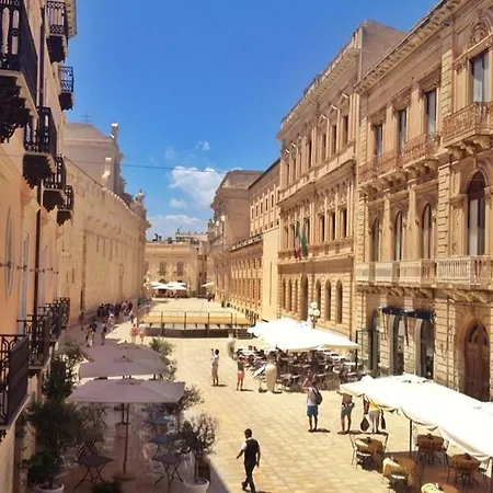 Casa Vacanza Il Teatro בית נופש סירקוזה